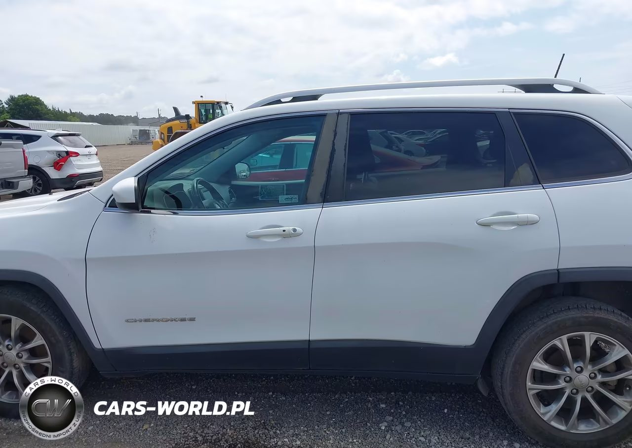 2019 Jeep Cherokee Latitude Plus Fwd VIN:1C4PJLLB2KD132571 - 13