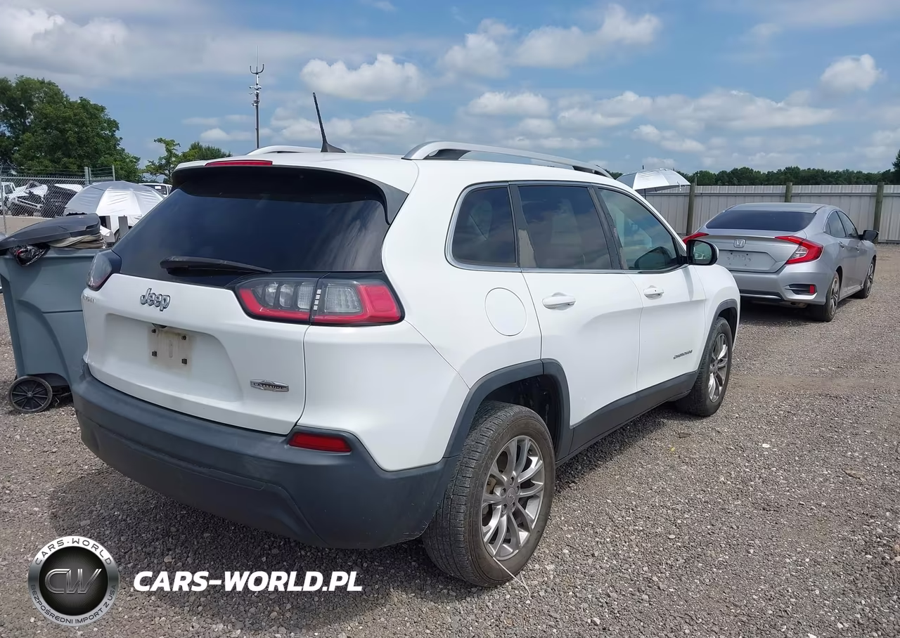 2019 Jeep Cherokee Latitude Plus Fwd VIN:1C4PJLLB2KD132571 - 4