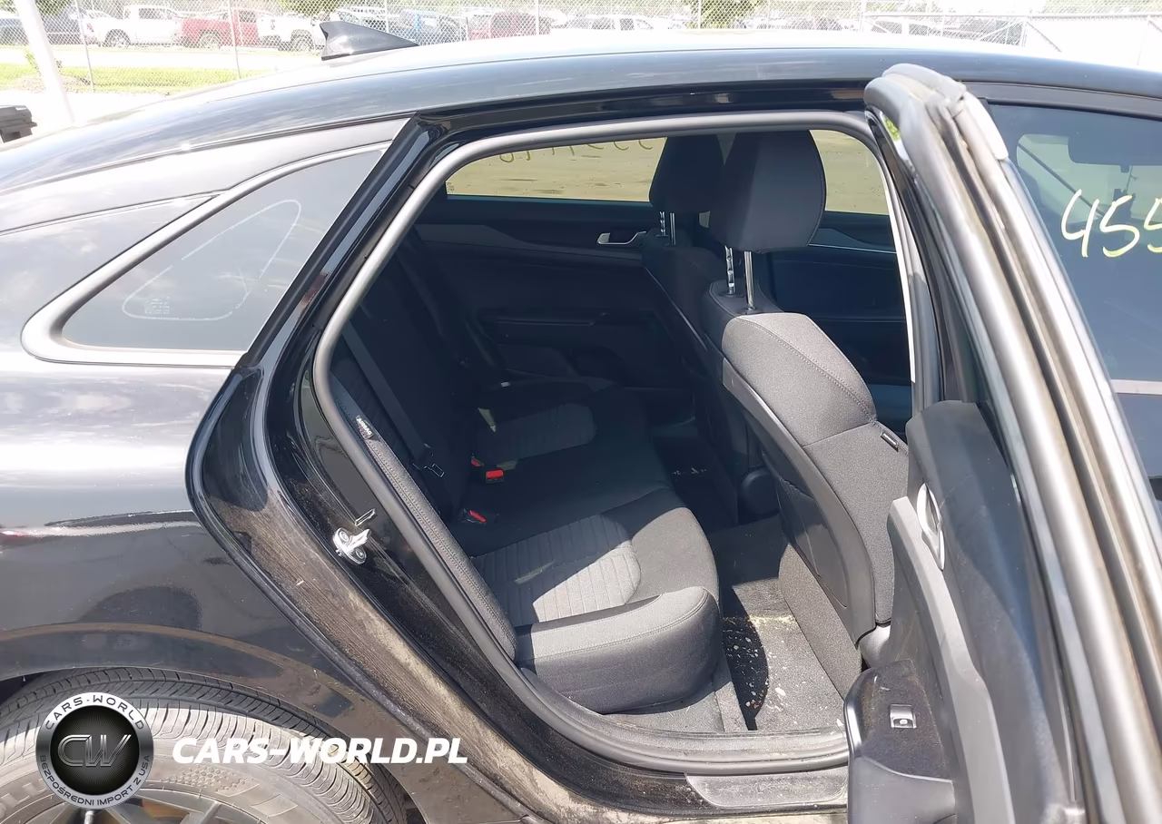 2025 Kia K5 Lxs VIN:KNAG24J70S5348704 - 8