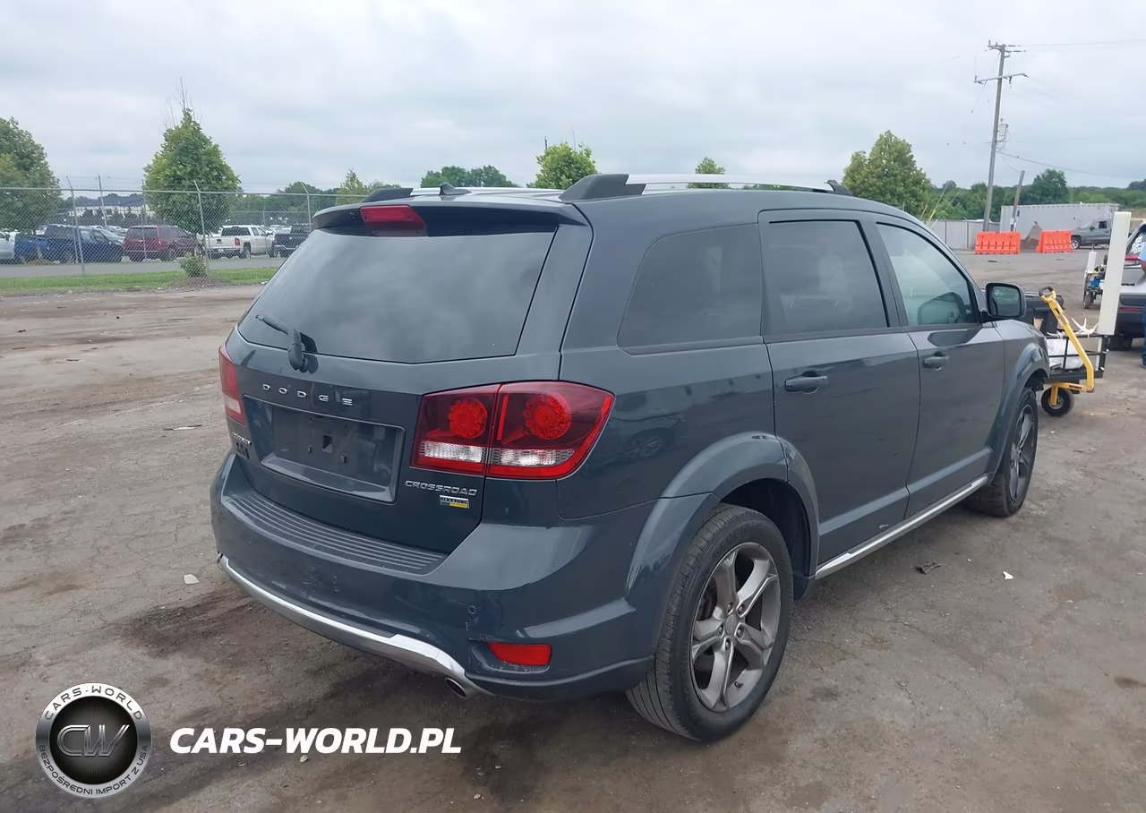 2017 Dodge Journey Crossroad Plus VIN:3C4PDCGG5HT625676 - 4