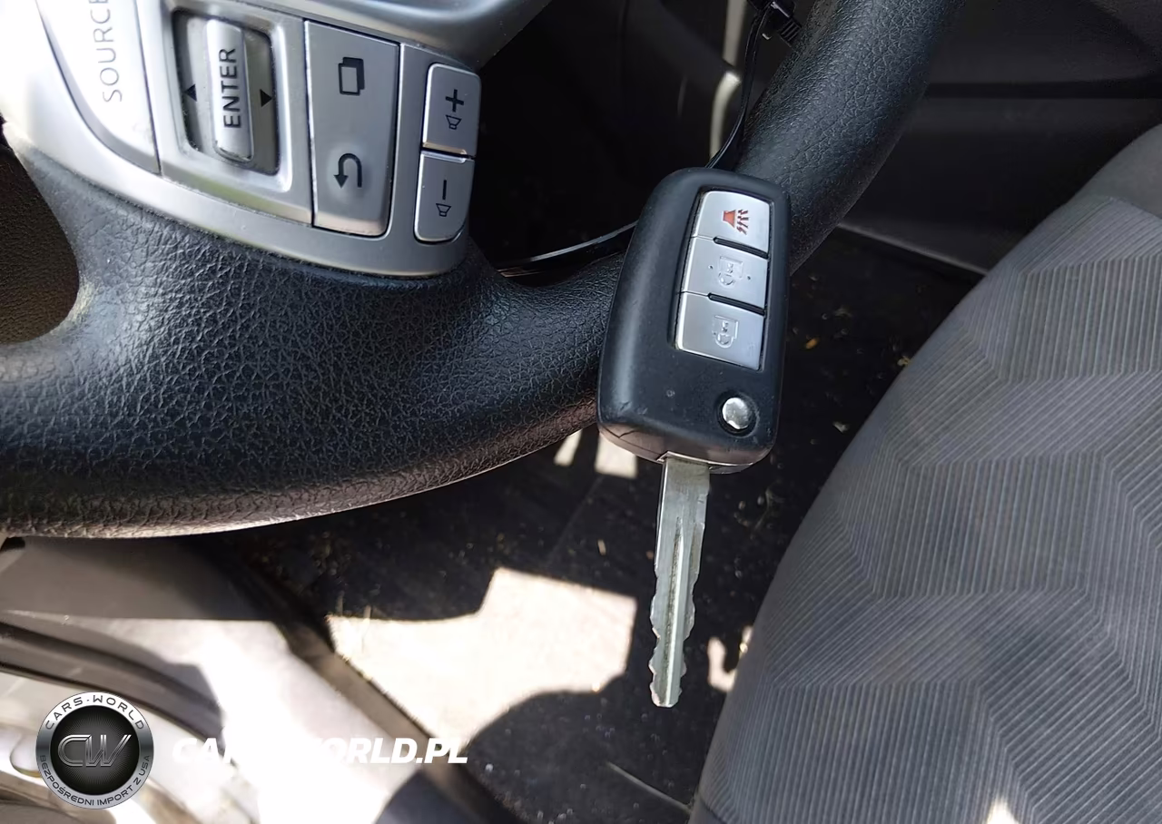 2016 Nissan Rogue S VIN:KNMAT2MT9GP638759 - 11