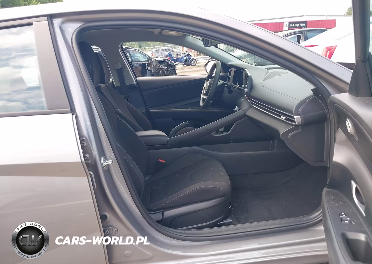 2022 Hyundai Elantra Sel VIN:KMHLM4AG4NU351669 - 5