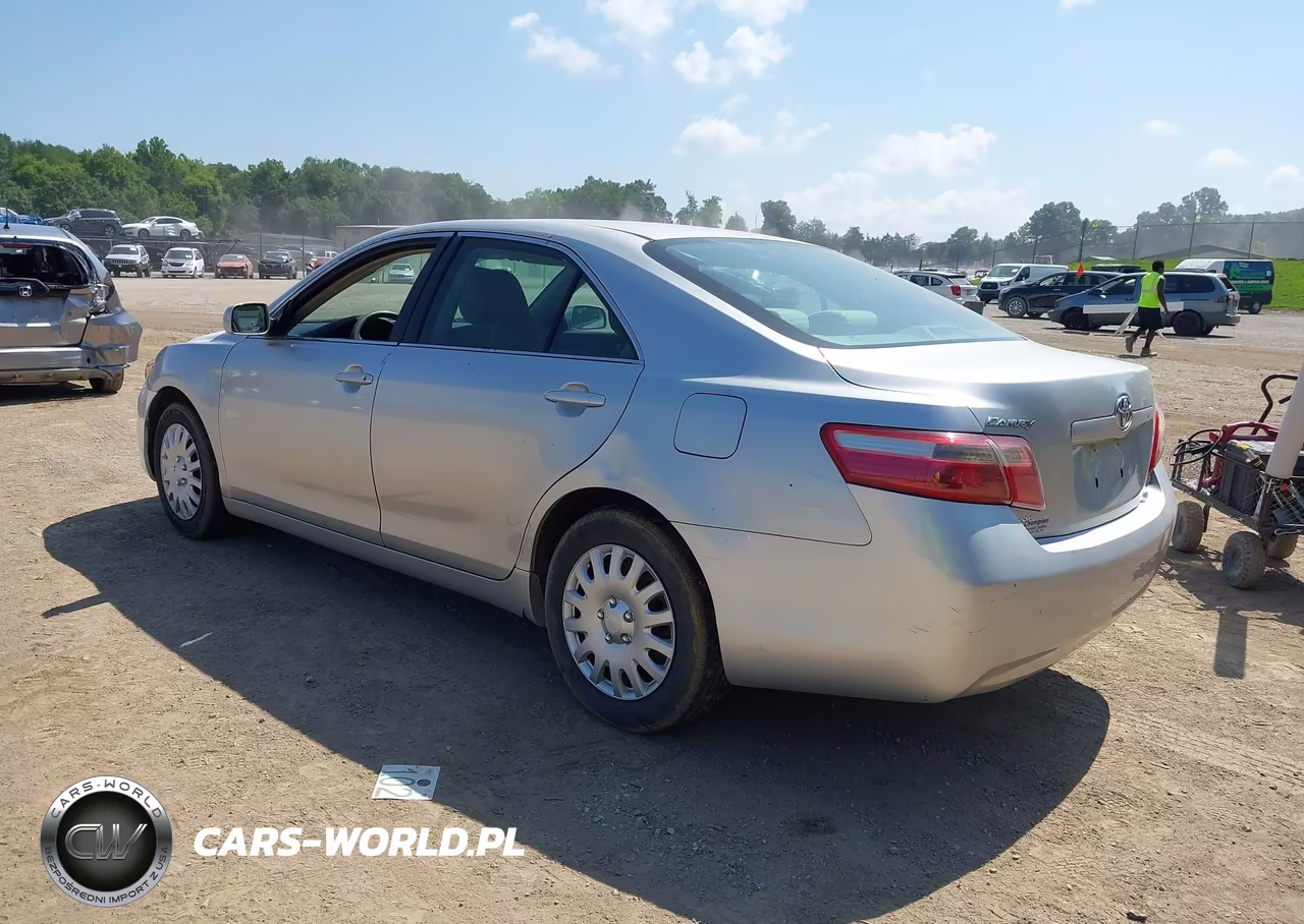 2007 Toyota Camry Le VIN:4T1BE46K77U130785 - 3