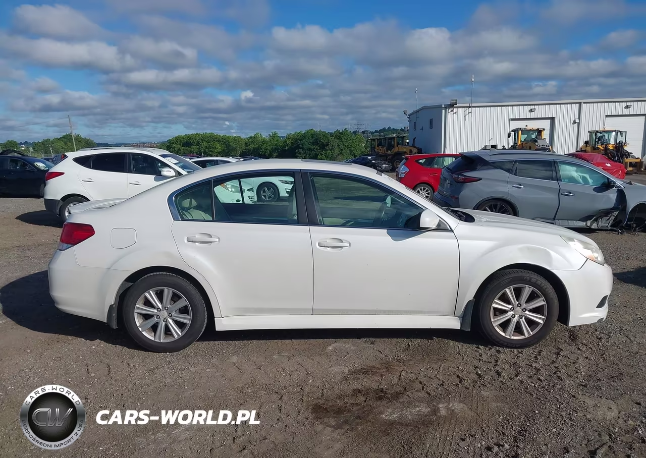 2011 Subaru Legacy 2.5I Premium VIN:4S3BMBG65B3215359 - 13