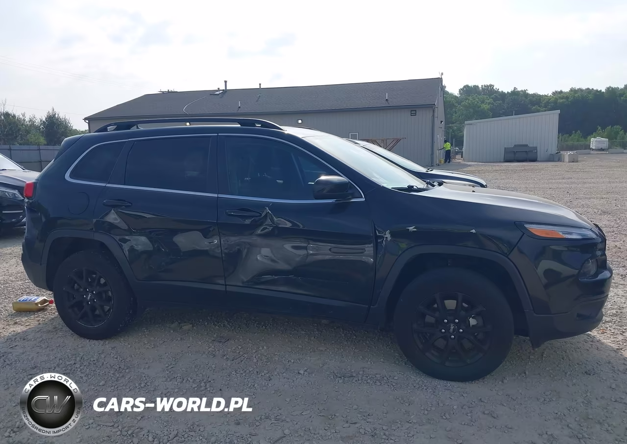 2016 Jeep Cherokee Latitude VIN:1C4PJMCS2GW145628 - 13