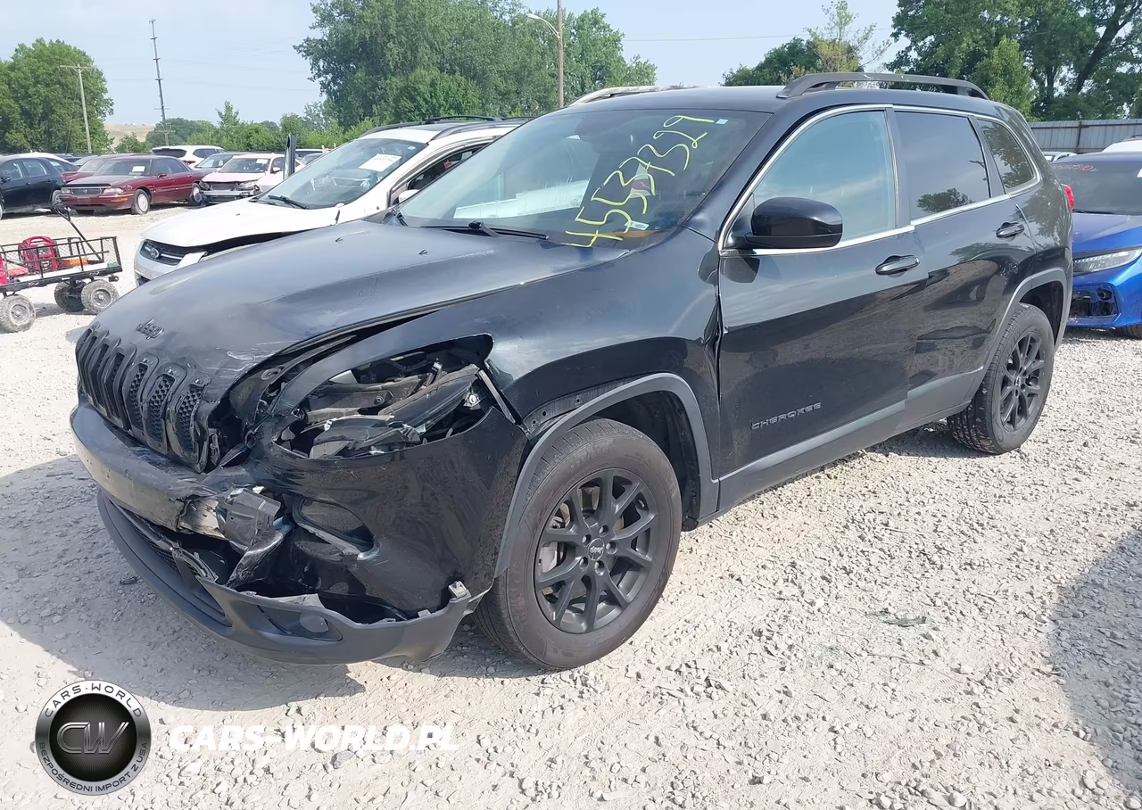 2016 Jeep Cherokee Latitude VIN:1C4PJMCS2GW145628 - 2