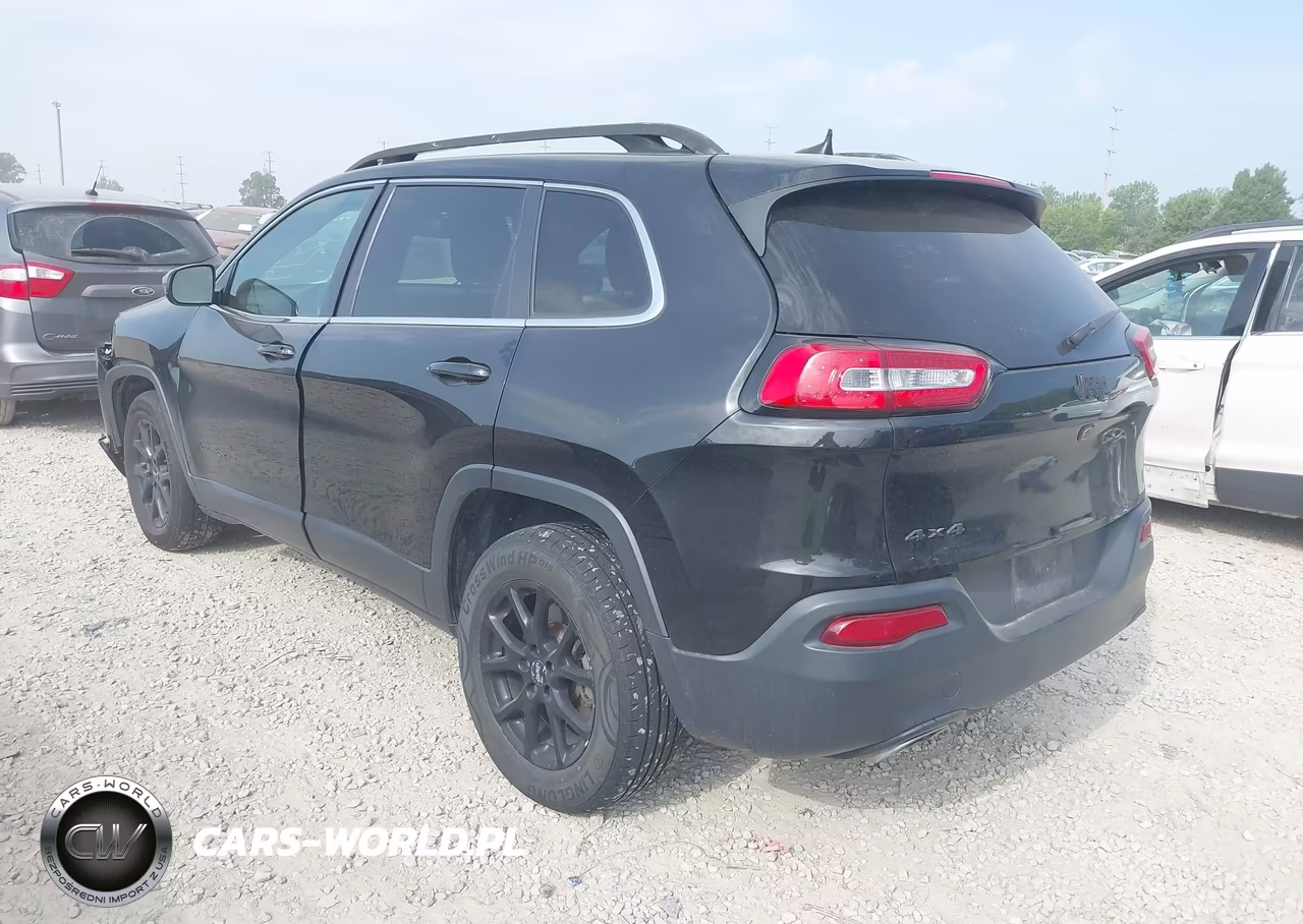 2016 Jeep Cherokee Latitude VIN:1C4PJMCS2GW145628 - 3