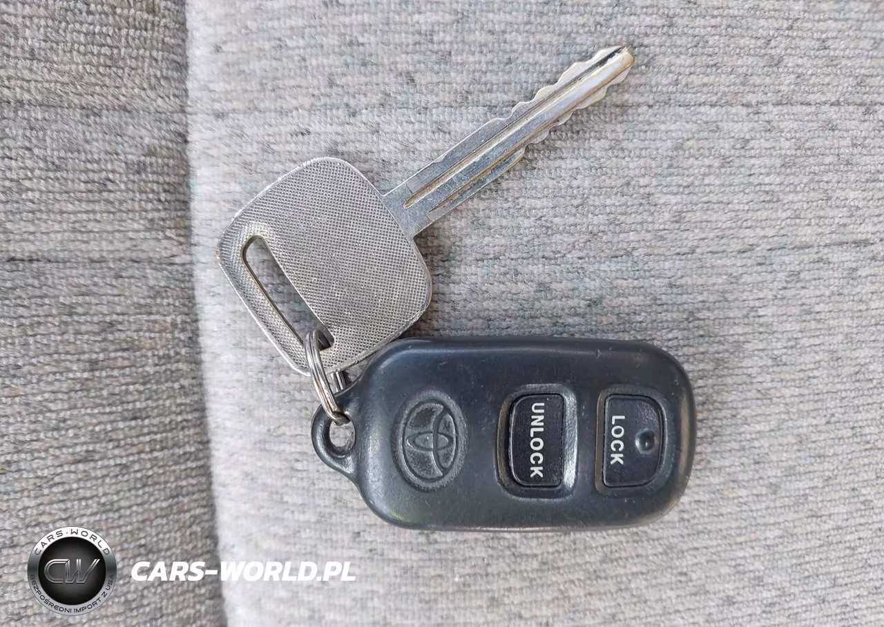 2000 Toyota Camry Le VIN:JT2BG22K2Y0406946 - 11