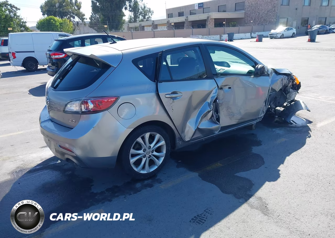 2011 Mazda Mazda3 S Sport VIN:JM1BL1K67B1361715 - 4
