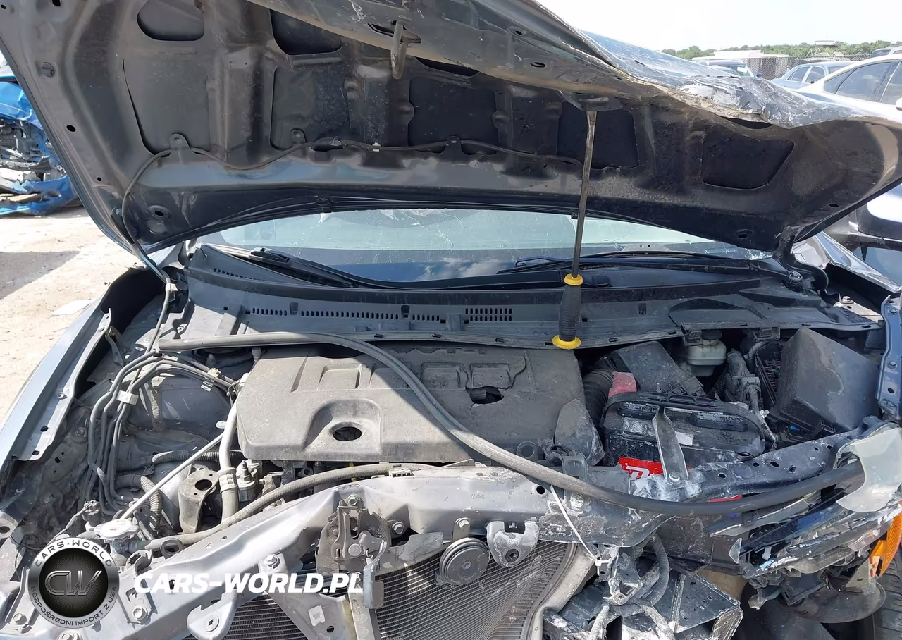 2017 Toyota Corolla Le VIN:5YFBURHE6HP724312 - 10