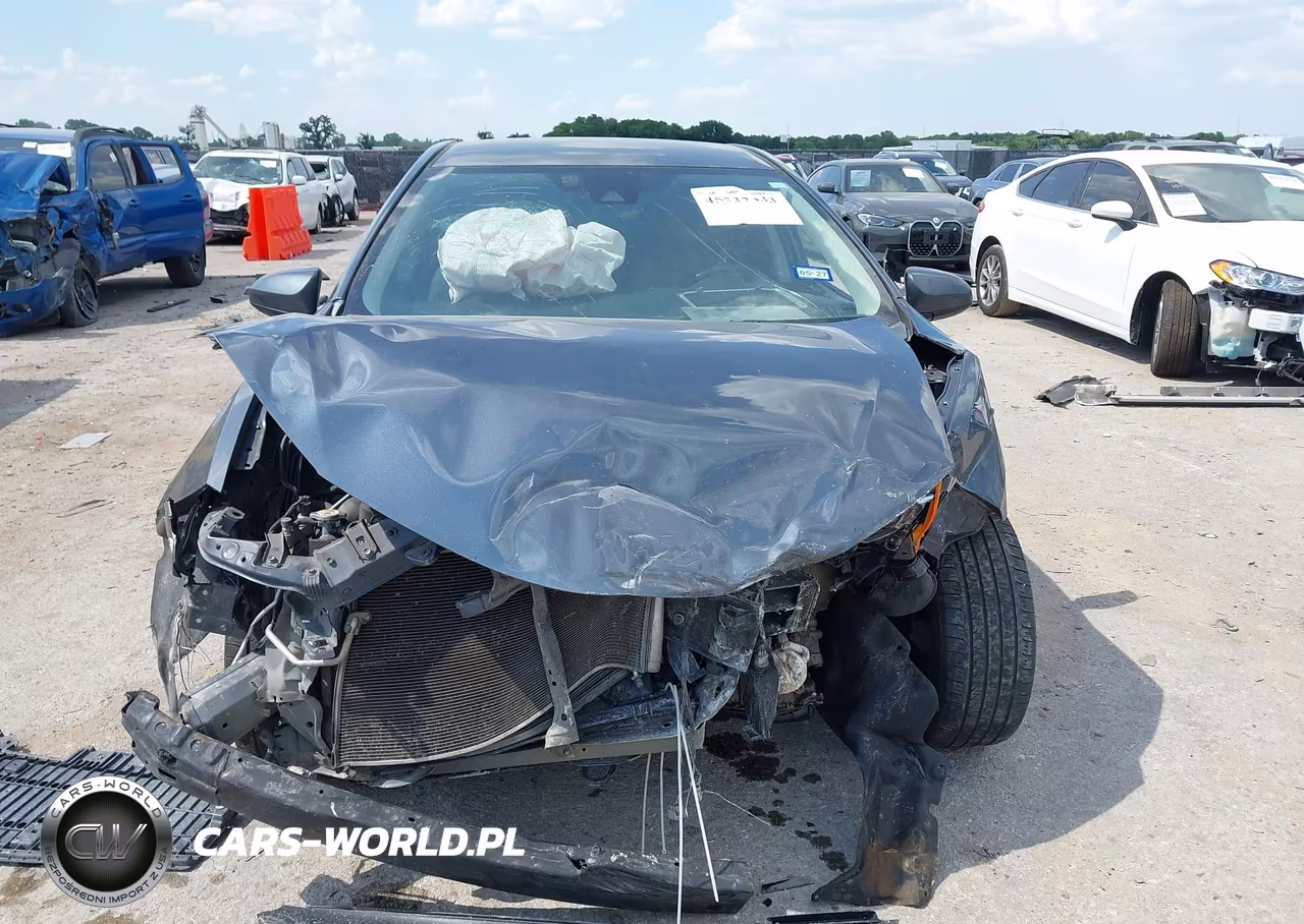 2017 Toyota Corolla Le VIN:5YFBURHE6HP724312 - 12