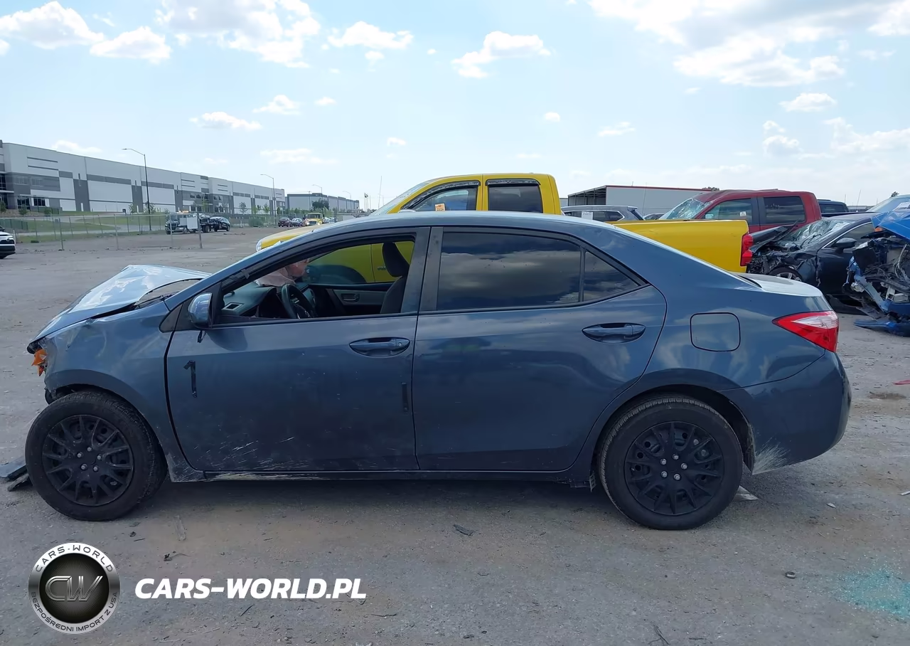 2017 Toyota Corolla Le VIN:5YFBURHE6HP724312 - 14