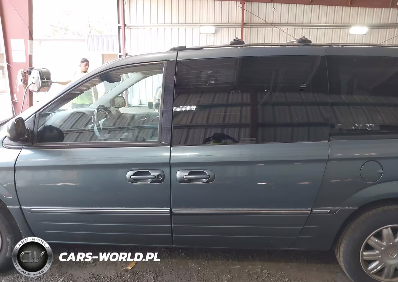 2005 Chrysler Town & Country Limited VIN:2C4GP64L15R233741 - 14