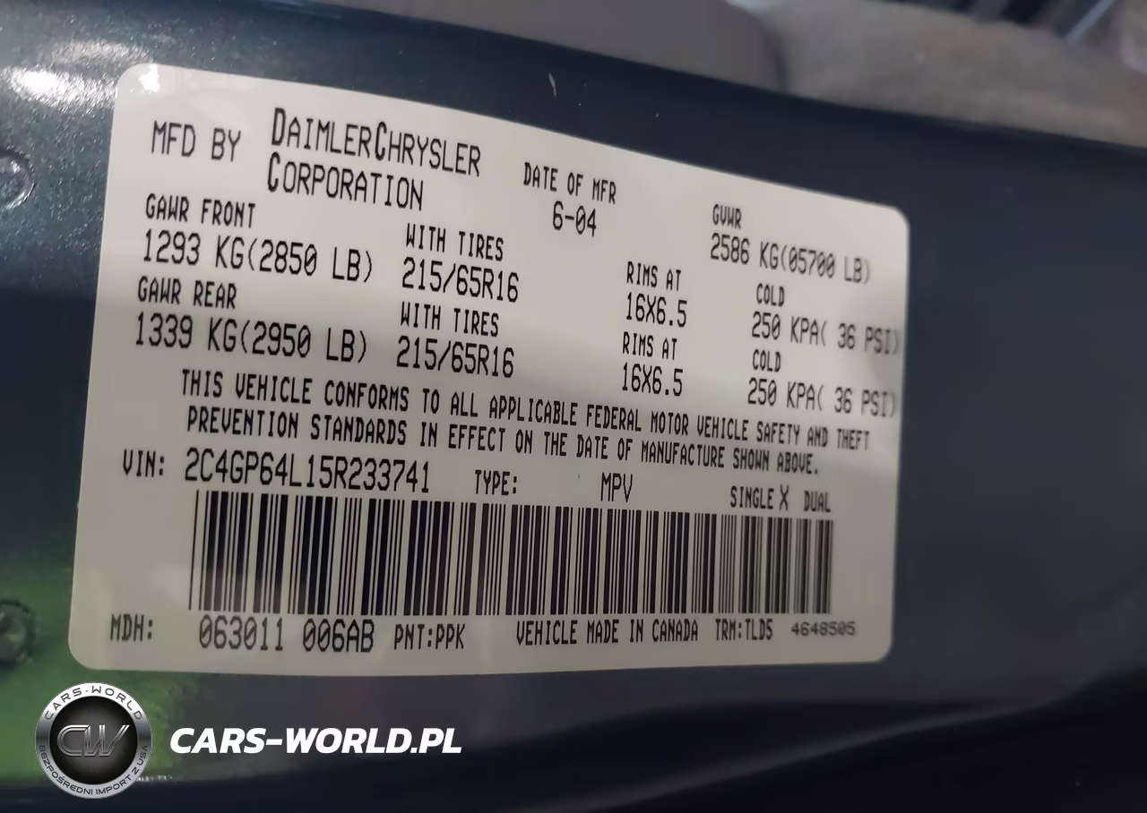 2005 Chrysler Town & Country Limited VIN:2C4GP64L15R233741 - 9
