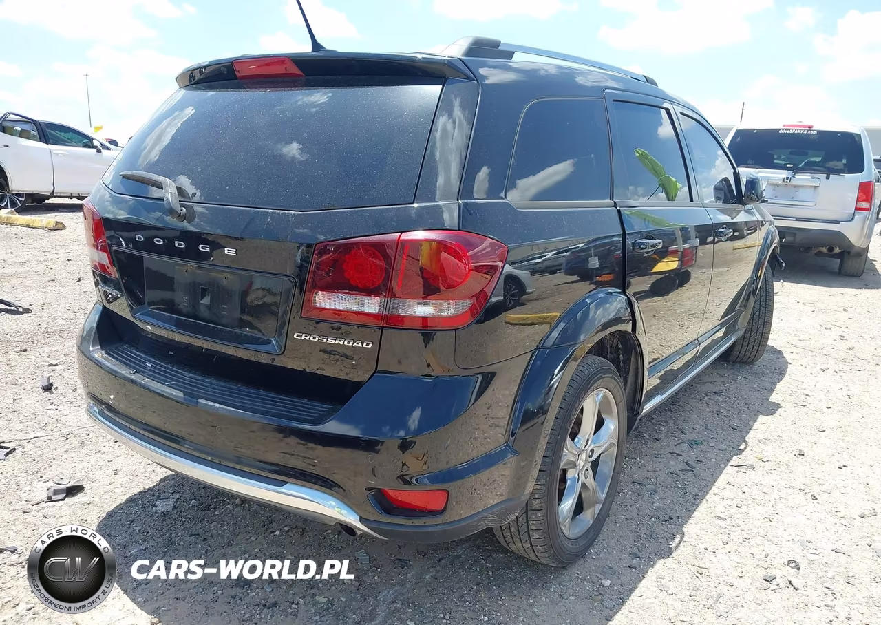 2017 Dodge Journey Crossroad Plus VIN:3C4PDCGB8HT577322 - 4