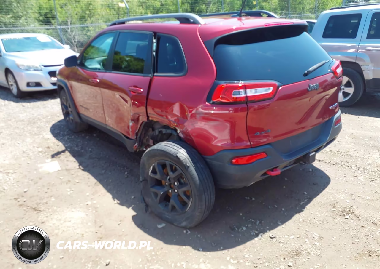 2015 Jeep Cherokee Trailhawk VIN:1C4PJMBS4FW738388 - 3