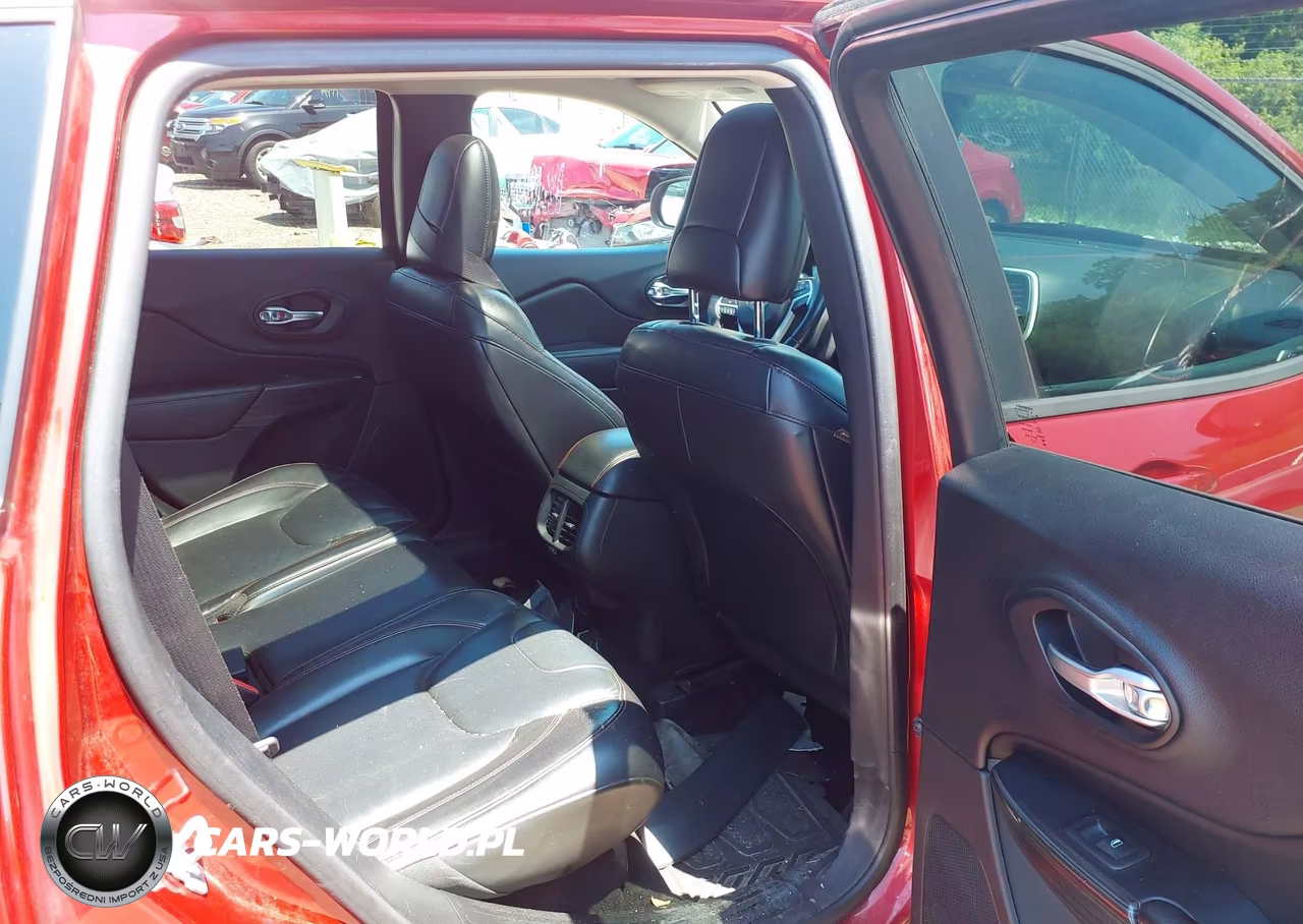 2015 Jeep Cherokee Trailhawk VIN:1C4PJMBS4FW738388 - 8