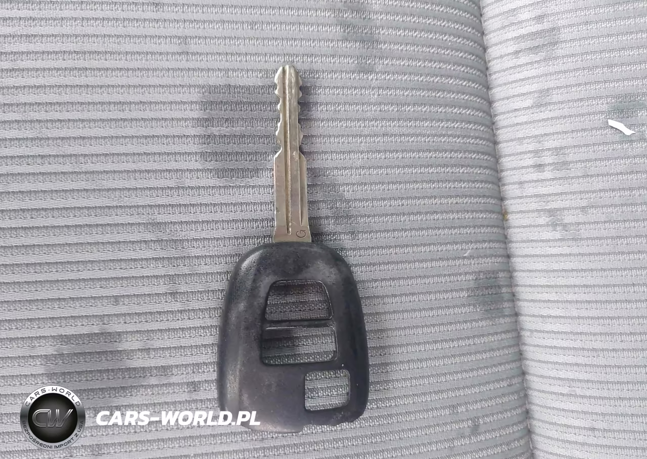 2013 Toyota Prius C Two VIN:JTDKDTB3XD1057604 - 11