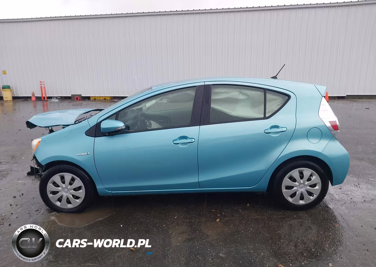 2013 Toyota Prius C Two VIN:JTDKDTB3XD1057604 - 15