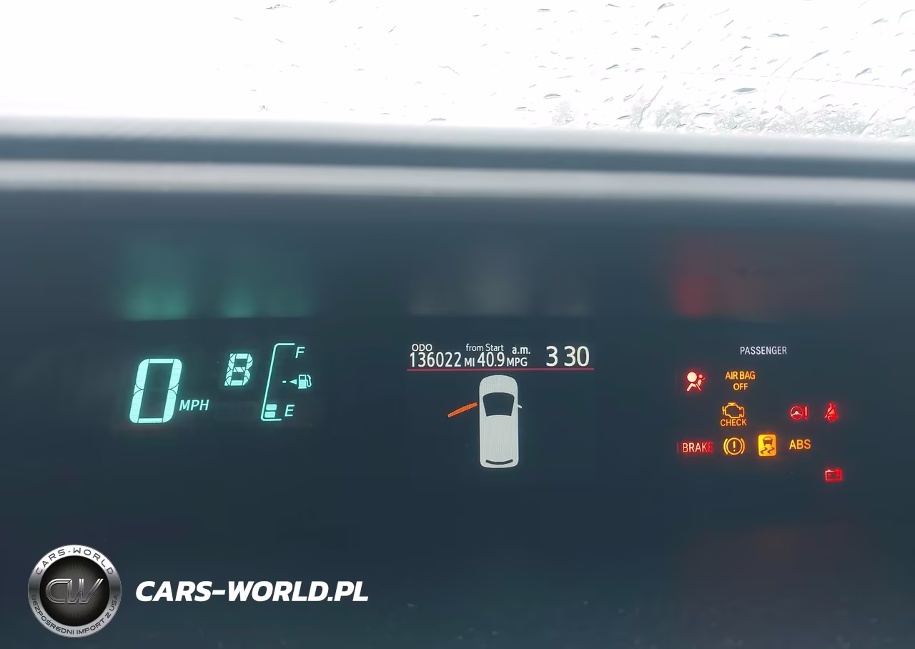 2013 Toyota Prius C Two VIN:JTDKDTB3XD1057604 - 7