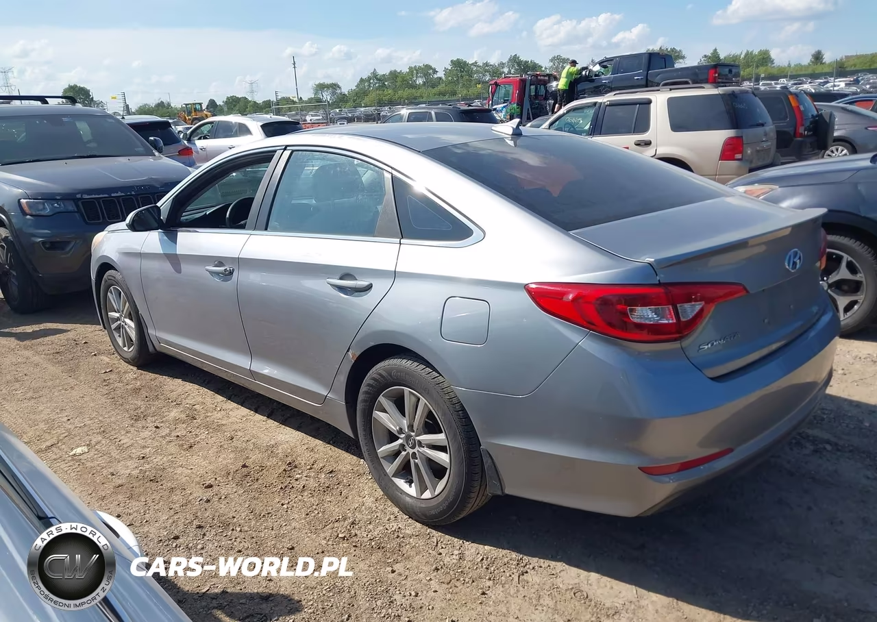 2015 Hyundai Sonata Se VIN:5NPE24AF5FH175222 - 3