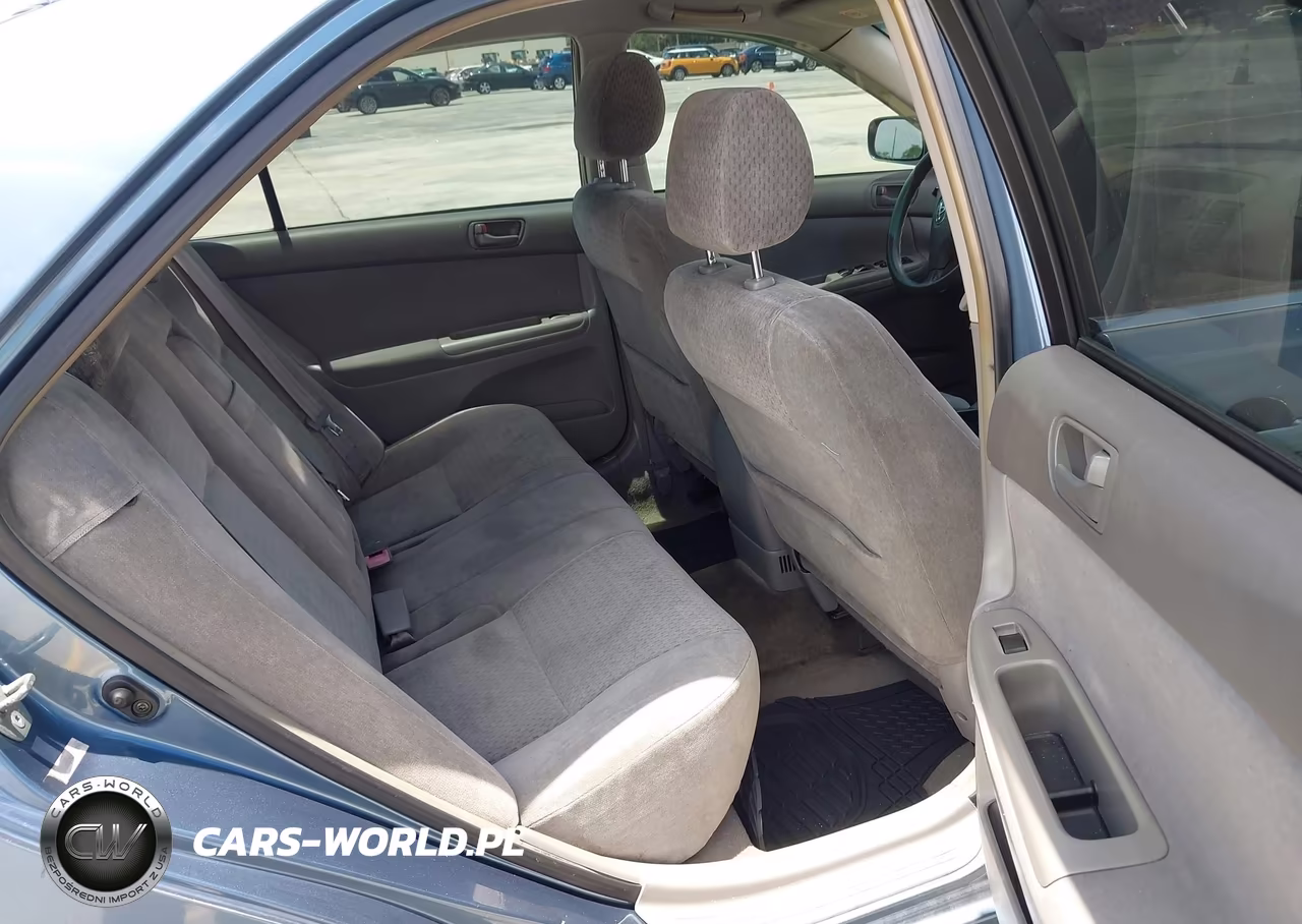 2002 Toyota Camry Le VIN:JTDBE32K220109797 - 8