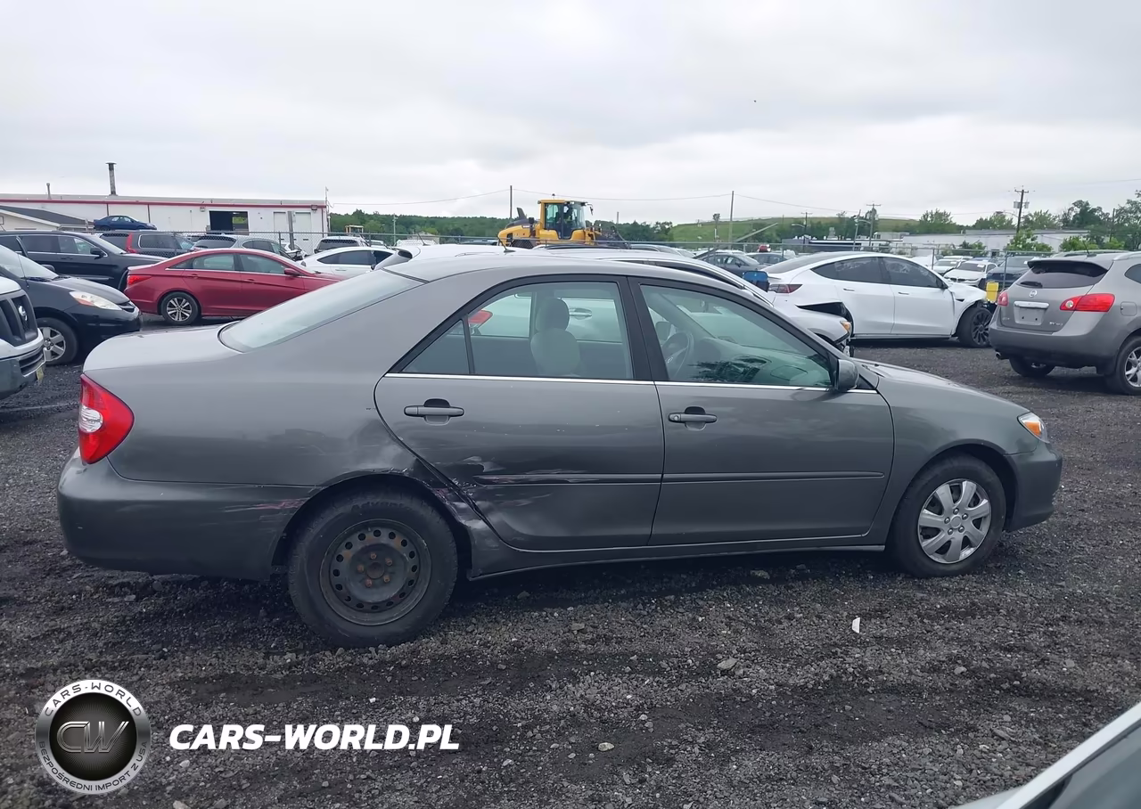2003 Toyota Camry Le VIN:JTDBE32K630147650 - 13
