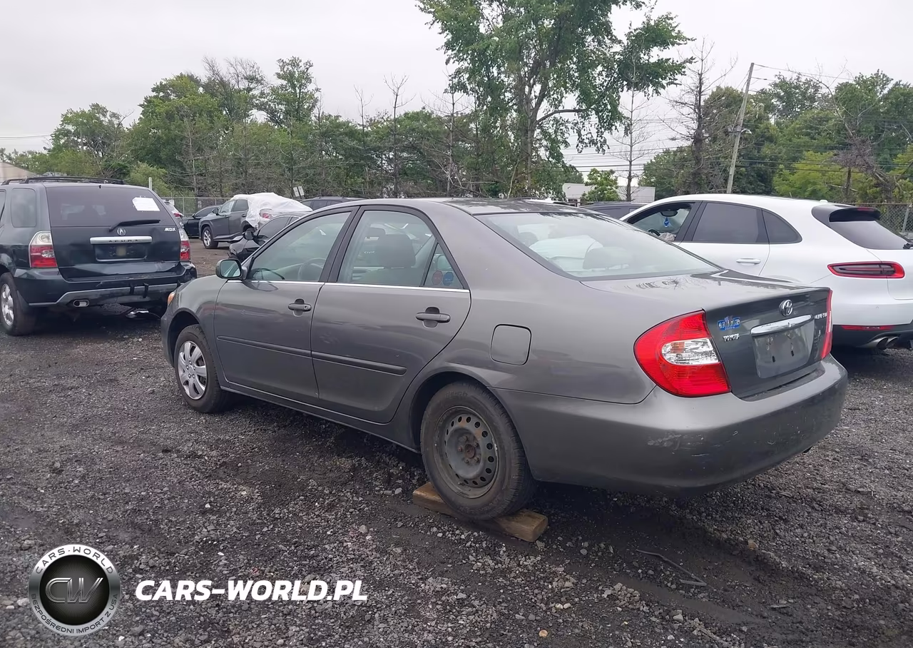2003 Toyota Camry Le VIN:JTDBE32K630147650 - 3