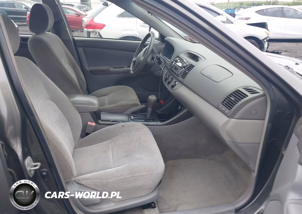 2003 Toyota Camry Le VIN:JTDBE32K630147650 - 5
