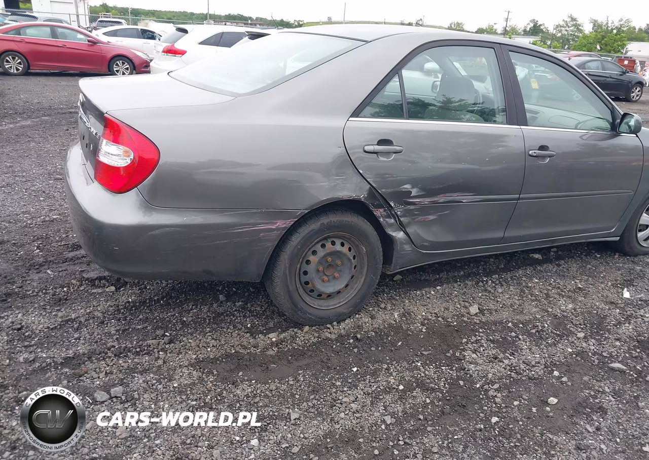 2003 Toyota Camry Le VIN:JTDBE32K630147650 - 6