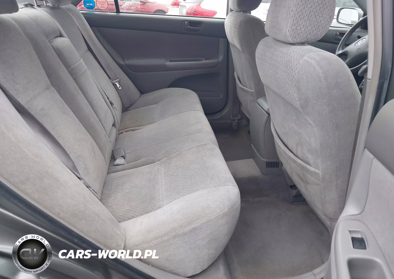 2003 Toyota Camry Le VIN:JTDBE32K630147650 - 8