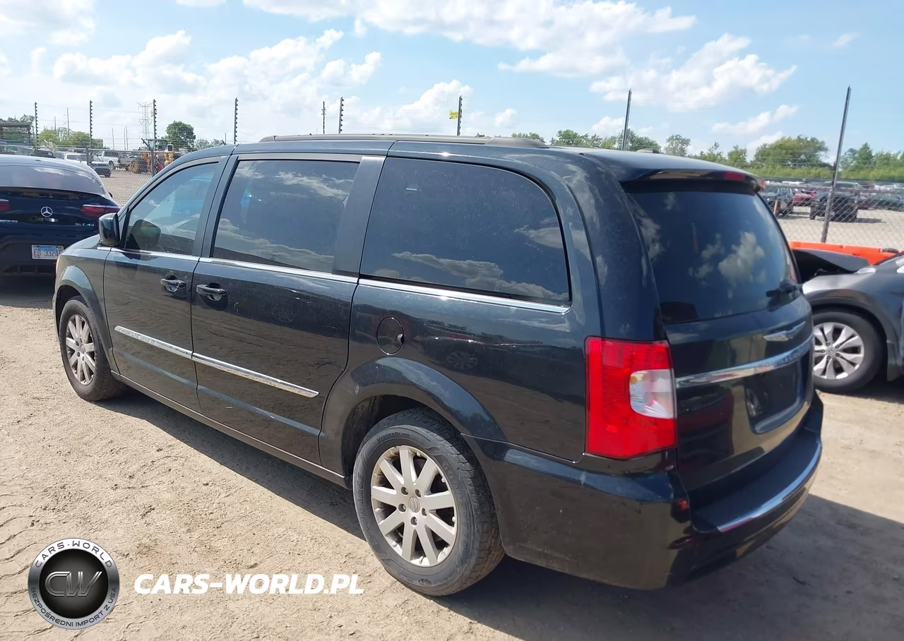 2016 Chrysler Town & Country Touring VIN:2C4RC1BG9GR287482 - 3
