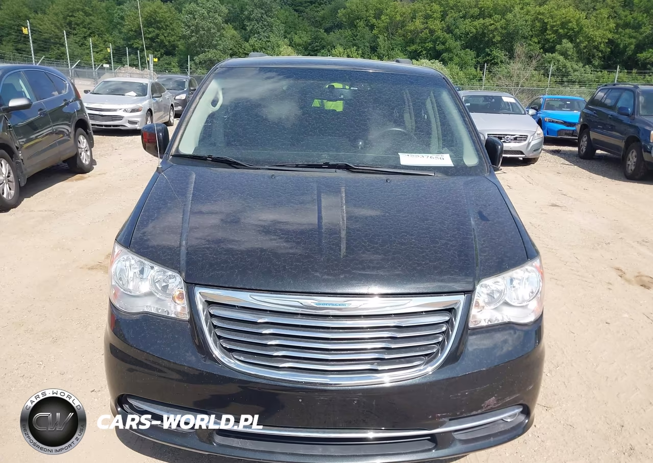 2016 Chrysler Town & Country Touring VIN:2C4RC1BG9GR287482 - 6