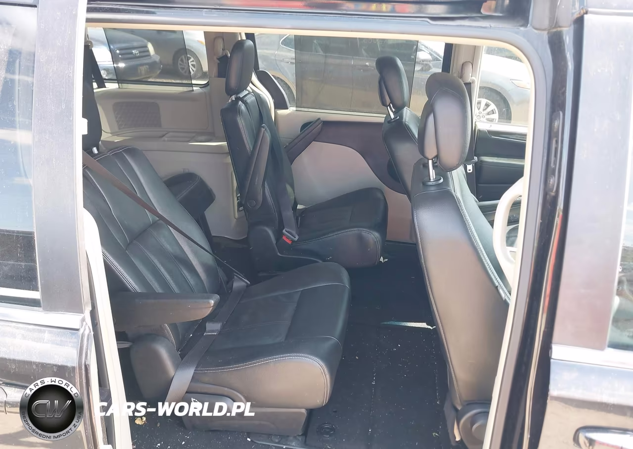 2016 Chrysler Town & Country Touring VIN:2C4RC1BG9GR287482 - 8