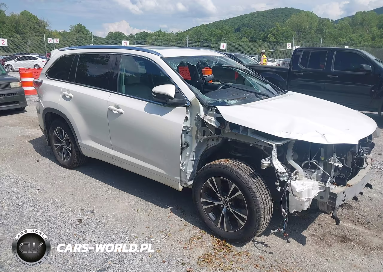 2016 Toyota Highlander Xle V6 – zdjęcie 1 z 16