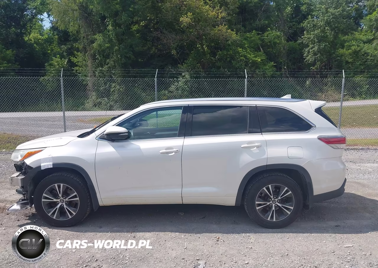 2016 Toyota Highlander Xle V6 VIN:5TDJKRFH9GS348452 - 14