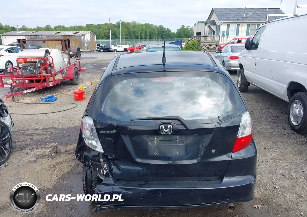 2010 Honda Fit VIN:JHMGE8H28AC005384 - 17