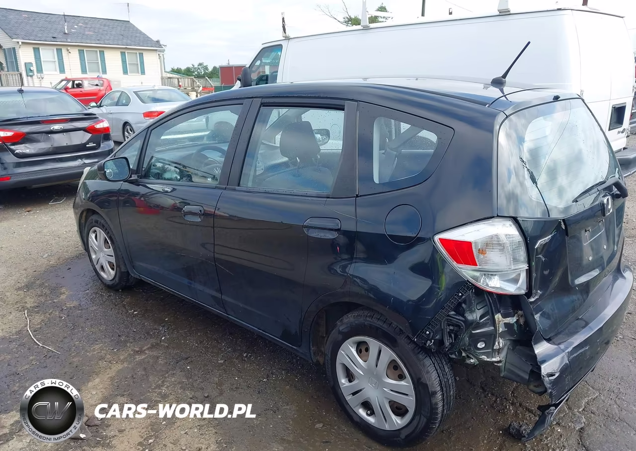 2010 Honda Fit VIN:JHMGE8H28AC005384 - 3