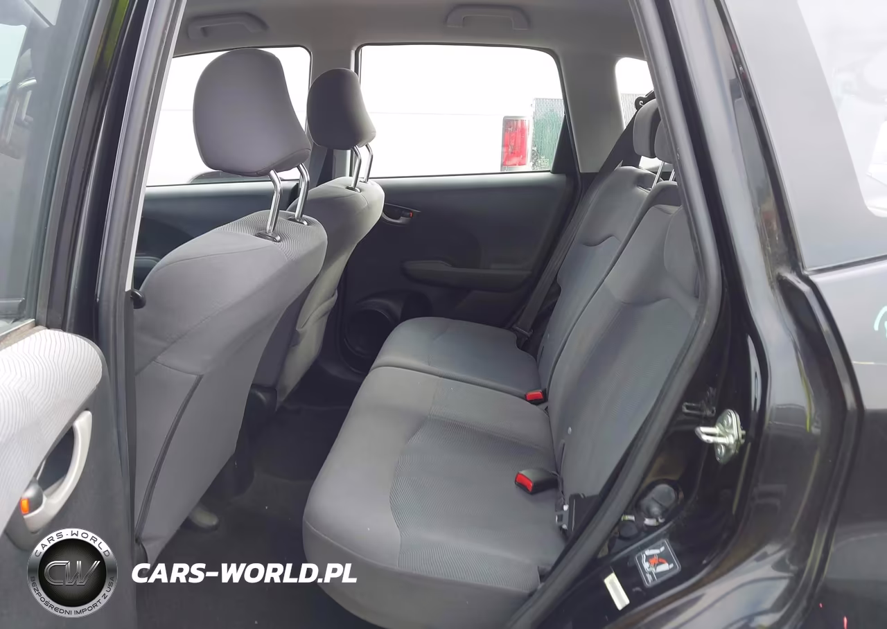 2010 Honda Fit VIN:JHMGE8H28AC005384 - 8