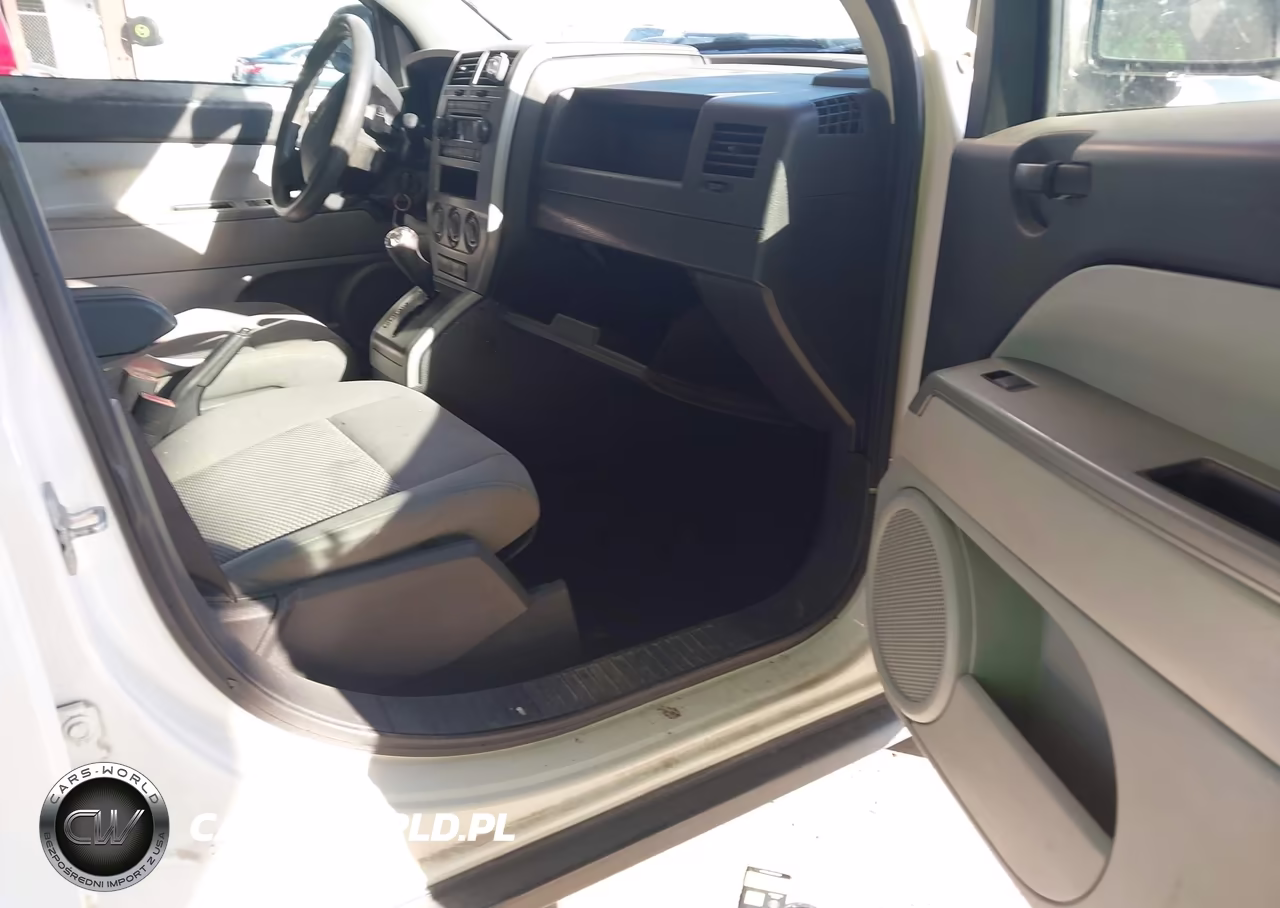 2007 Jeep Compass Sport VIN:1J8FF47W47D581864 - 5