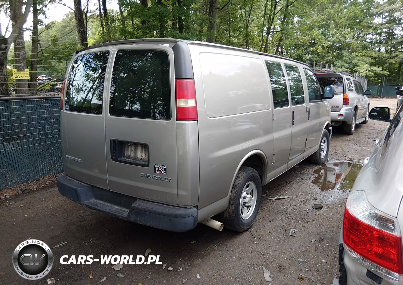 2004 Chevrolet Express VIN:1GCFG15T341212762 - 4