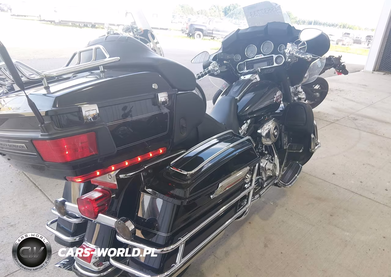 2007 Harley-Davidson Flhtcui VIN:1HD1FC4137Y601209 - 4