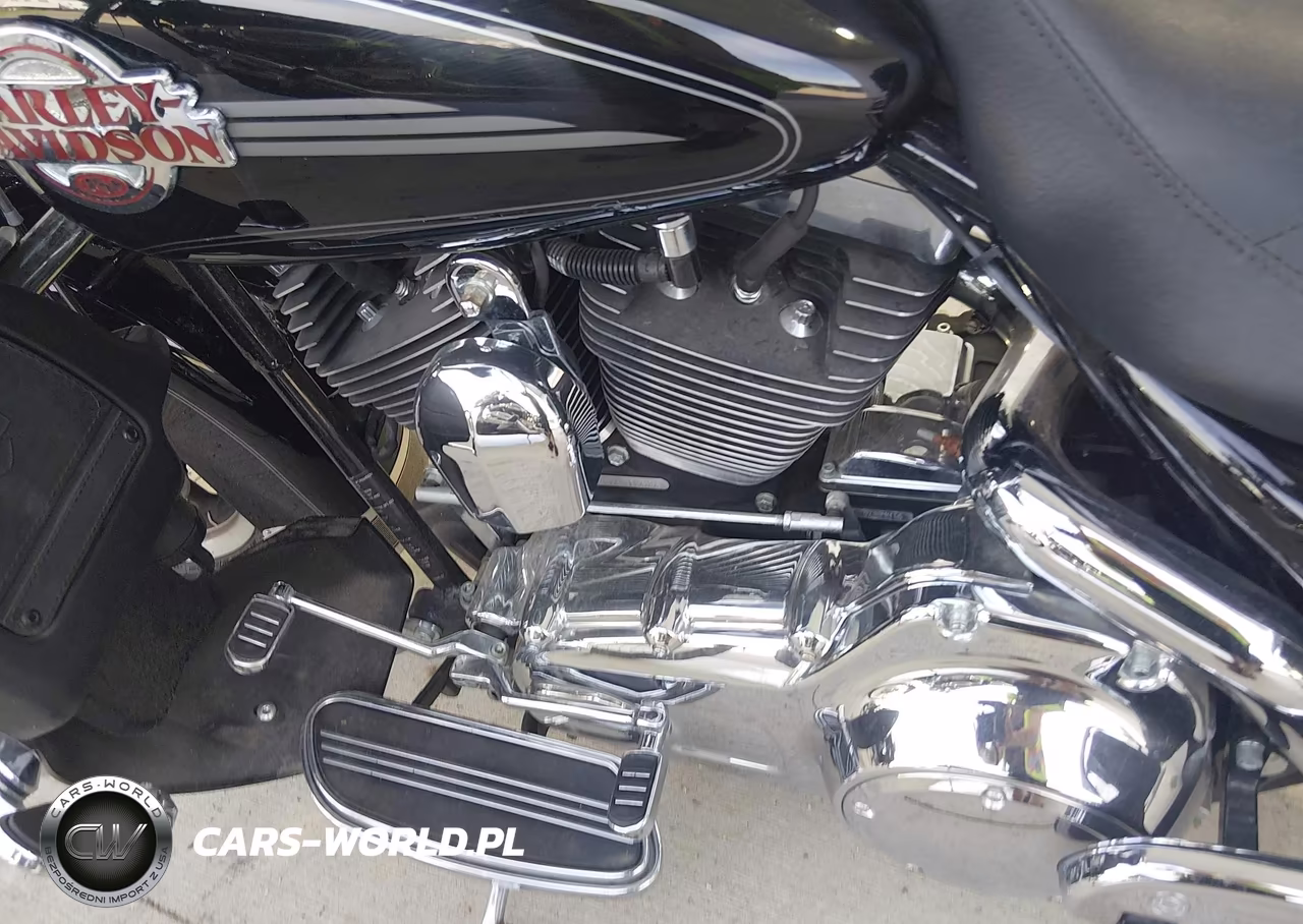 2007 Harley-Davidson Flhtcui VIN:1HD1FC4137Y601209 - 9