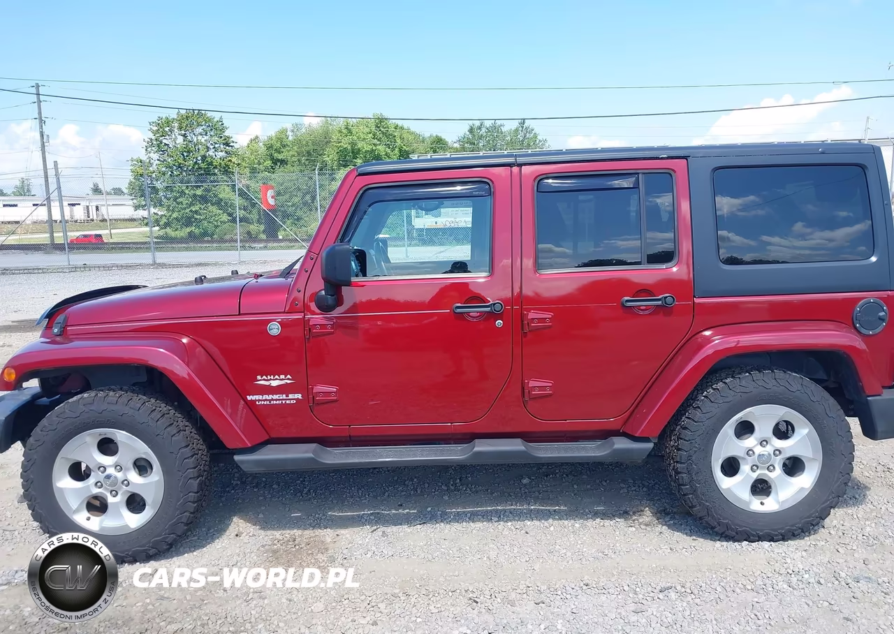 2013 Jeep Wrangler Unlimited Sahara VIN:1C4BJWEG3DL560548 - 14