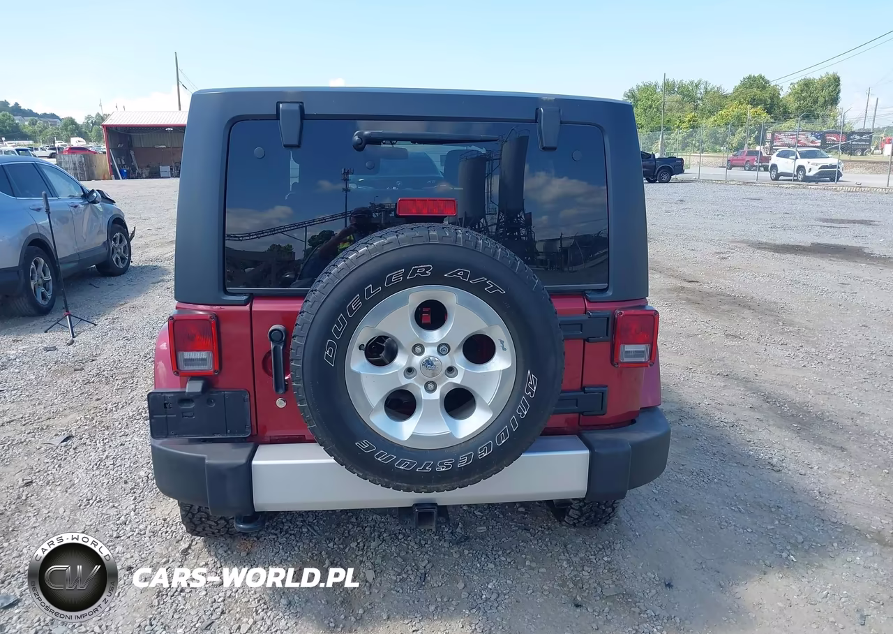 2013 Jeep Wrangler Unlimited Sahara VIN:1C4BJWEG3DL560548 - 16