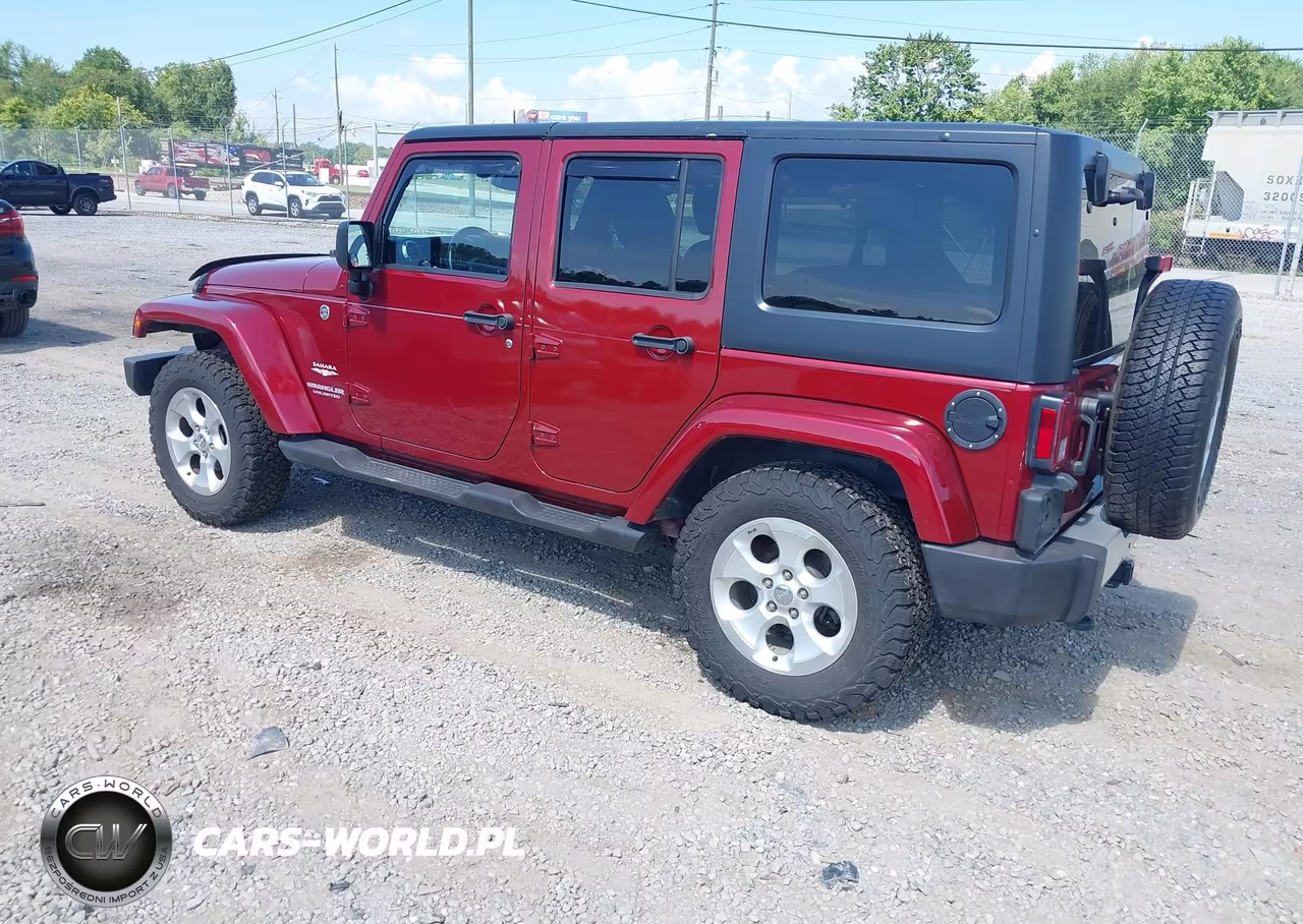 2013 Jeep Wrangler Unlimited Sahara VIN:1C4BJWEG3DL560548 - 3
