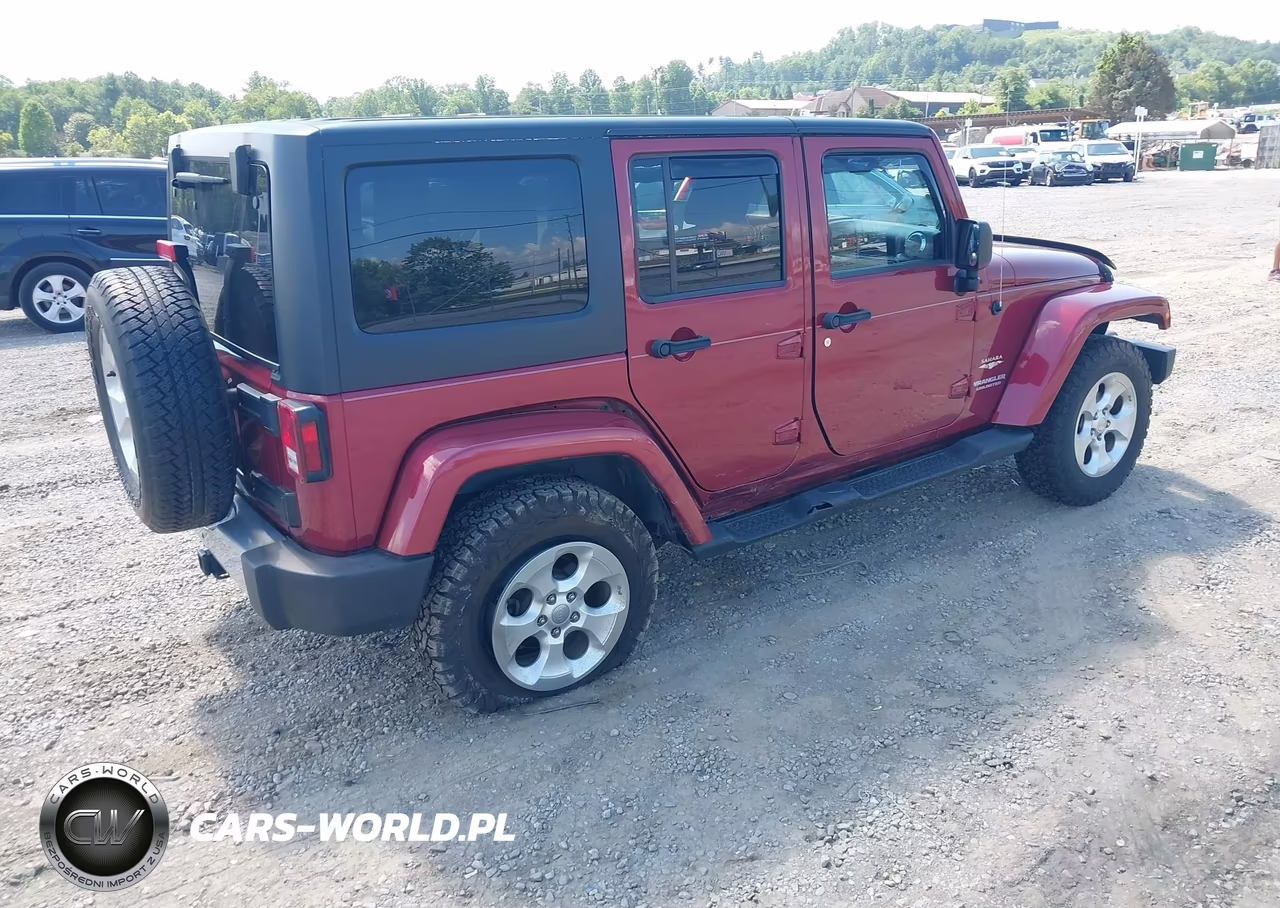 2013 Jeep Wrangler Unlimited Sahara VIN:1C4BJWEG3DL560548 - 4