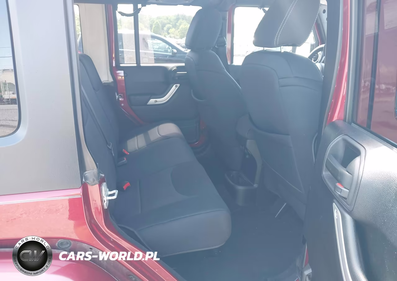 2013 Jeep Wrangler Unlimited Sahara VIN:1C4BJWEG3DL560548 - 8