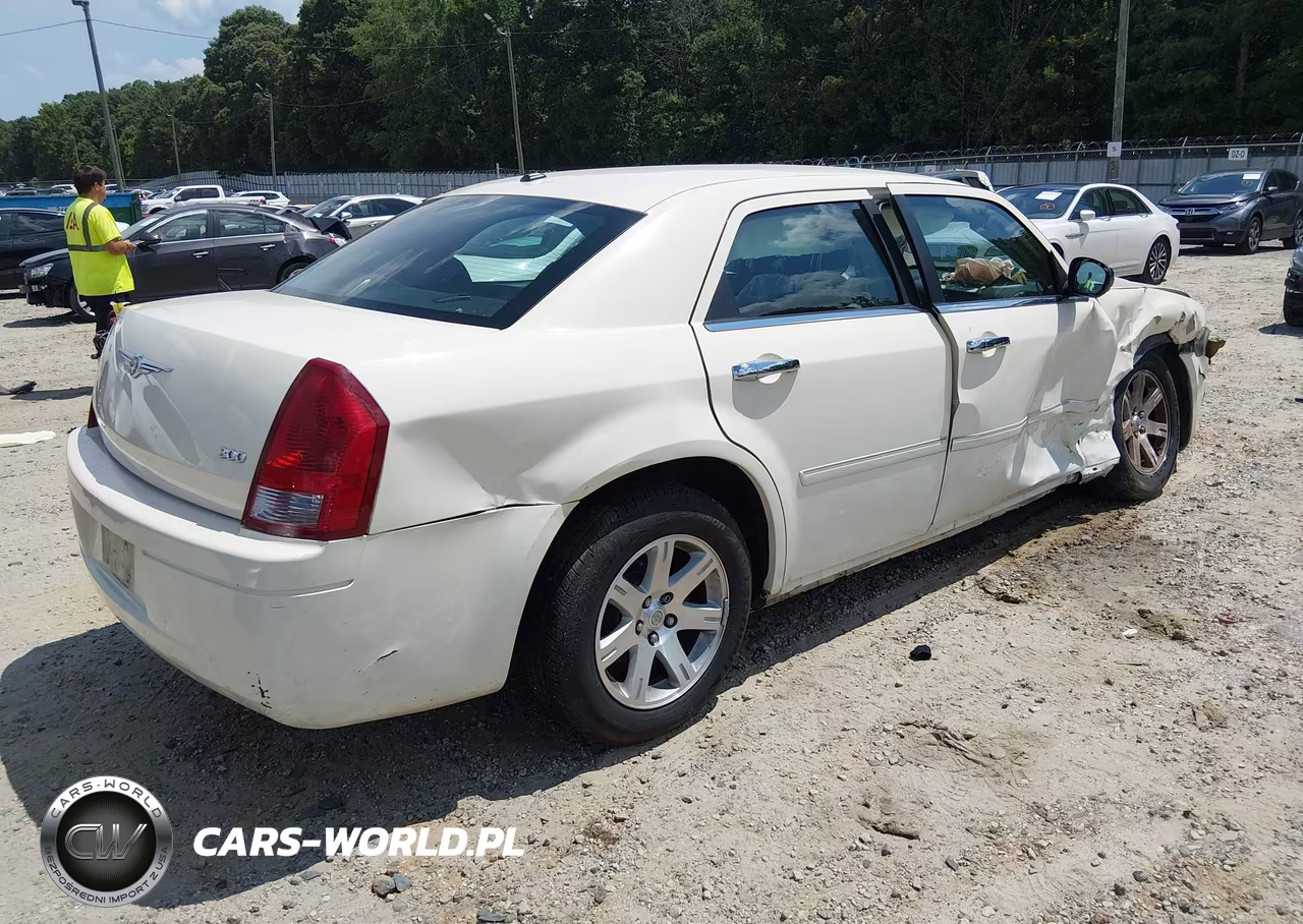 2007 Chrysler 300 VIN:2C3LA43R37H889186 - 4