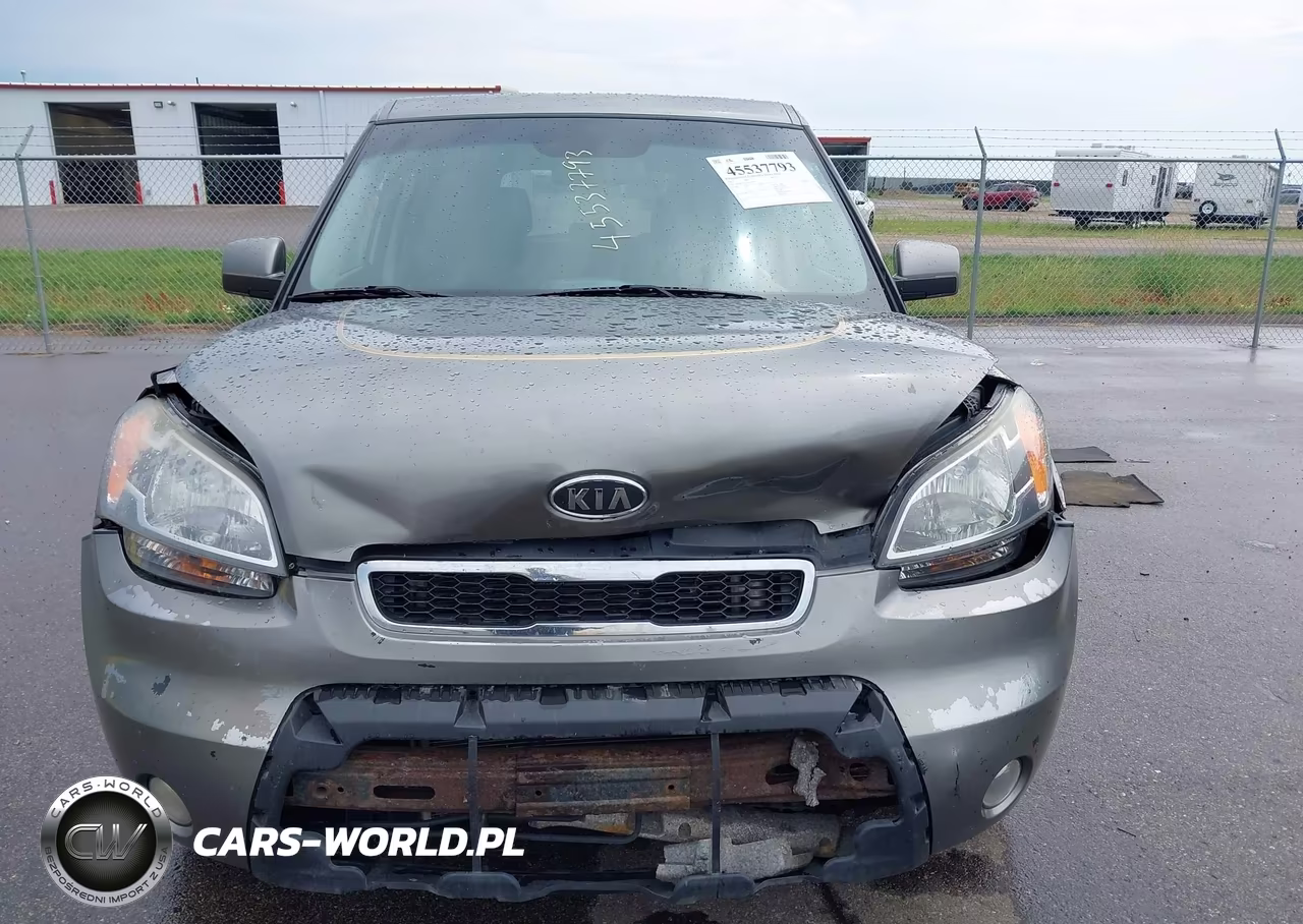 2011 Kia Soul + VIN:KNDJT2A21B7332580 - 12